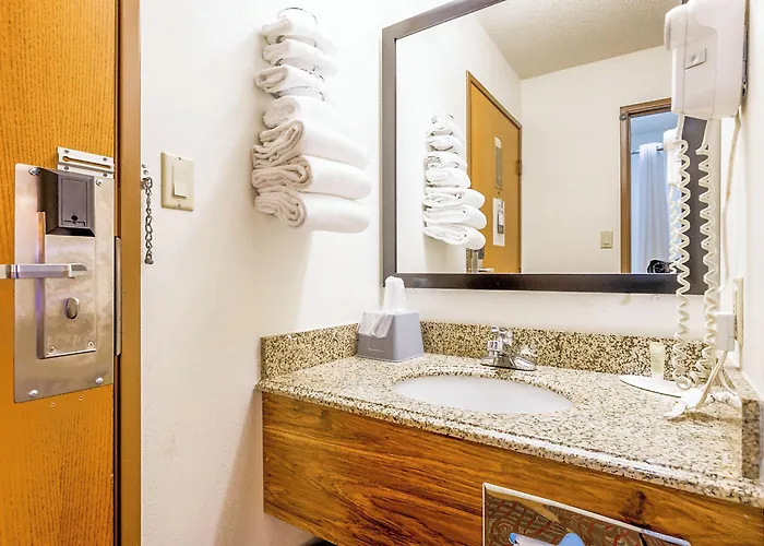 Super Rest Motel